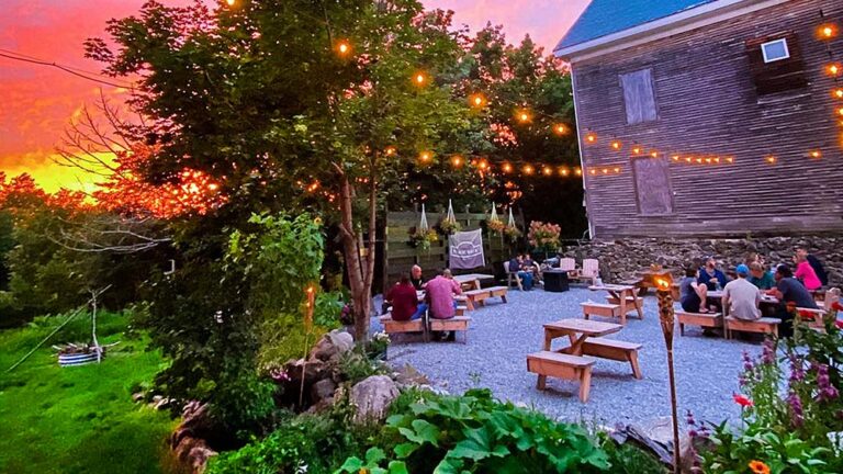 Sterlington Public House in Union, Maine