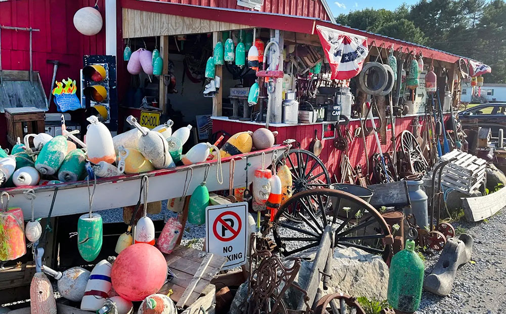 Dusty Shelf Antiques in Warren, Maine